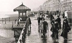 A-wet-day-on-Eversfield-Place.-1904.